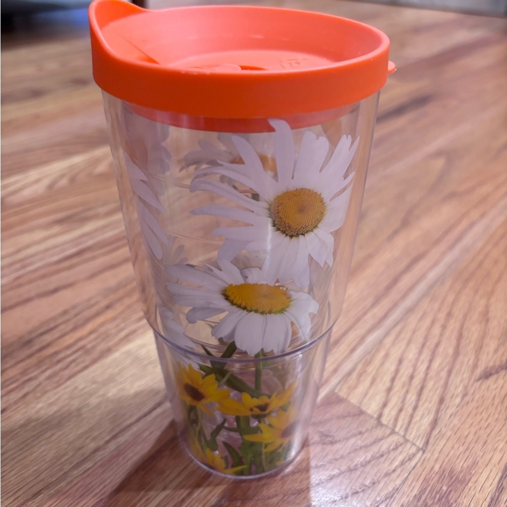 Tervis Clear Tumbler with Orange Lid and Daisy Design - Picture 3 of 6